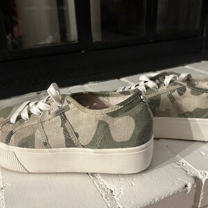 Women's Camouflage Sneakers